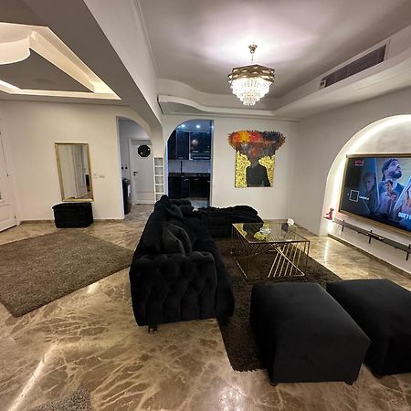 Modern 1-Bedroom Apartment In Zamalek Visits Allowed القاهرة المظهر الخارجي الصورة