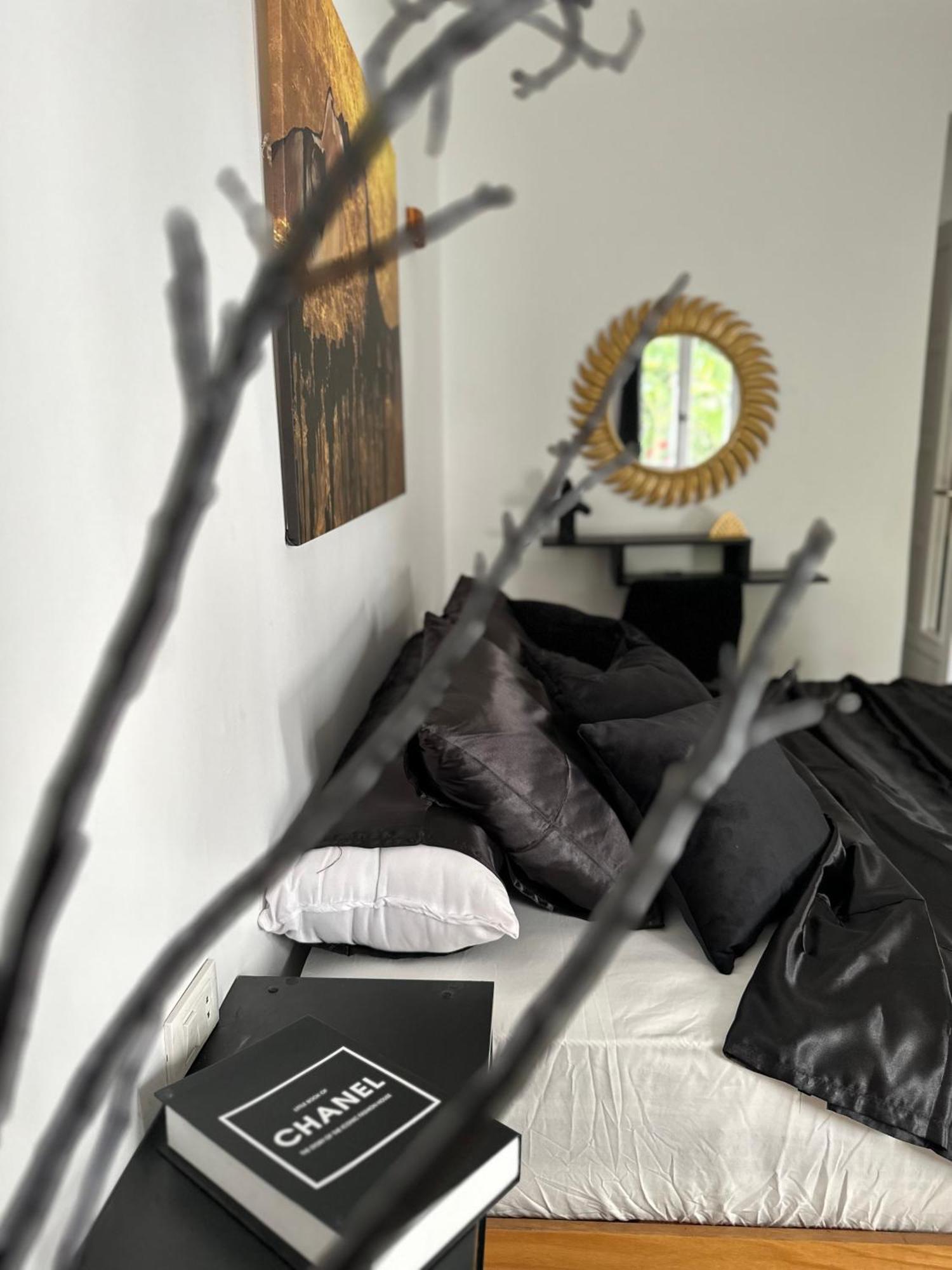 Modern 1-Bedroom Apartment In Zamalek Visits Allowed القاهرة المظهر الخارجي الصورة