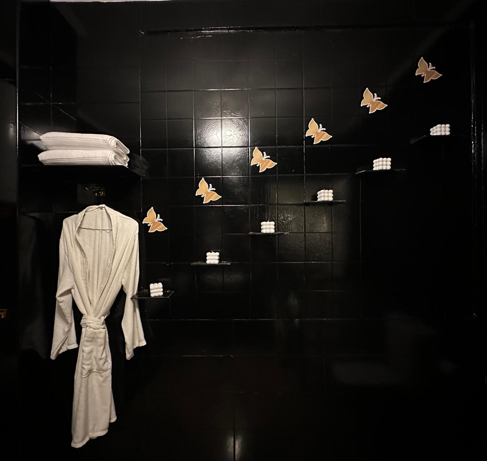 Modern 1-Bedroom Apartment In Zamalek Visits Allowed القاهرة المظهر الخارجي الصورة