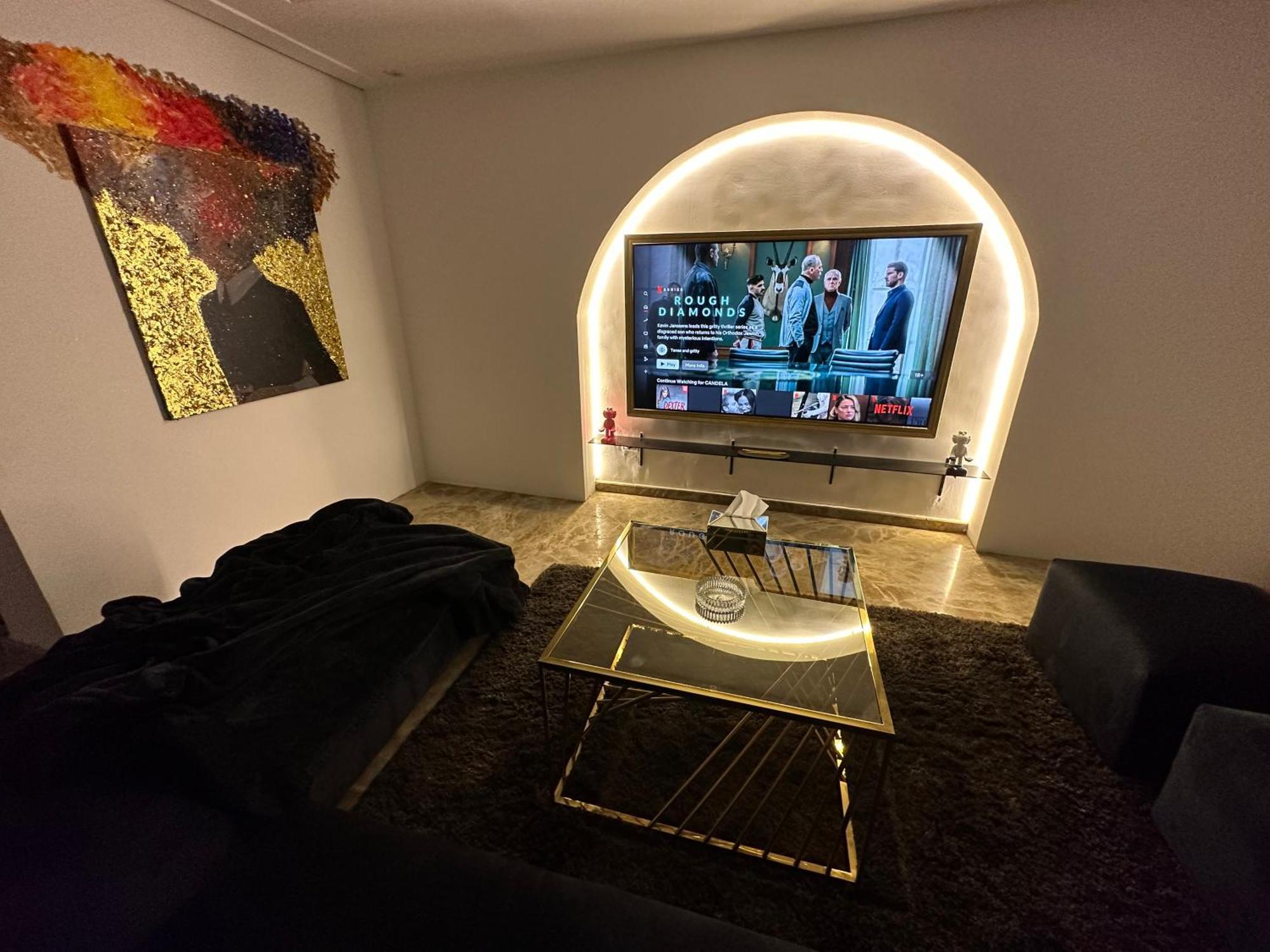 Modern 1-Bedroom Apartment In Zamalek Visits Allowed القاهرة المظهر الخارجي الصورة